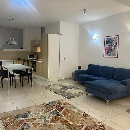 Sliema 2Bed With Backyard Apartment Bagian luar foto