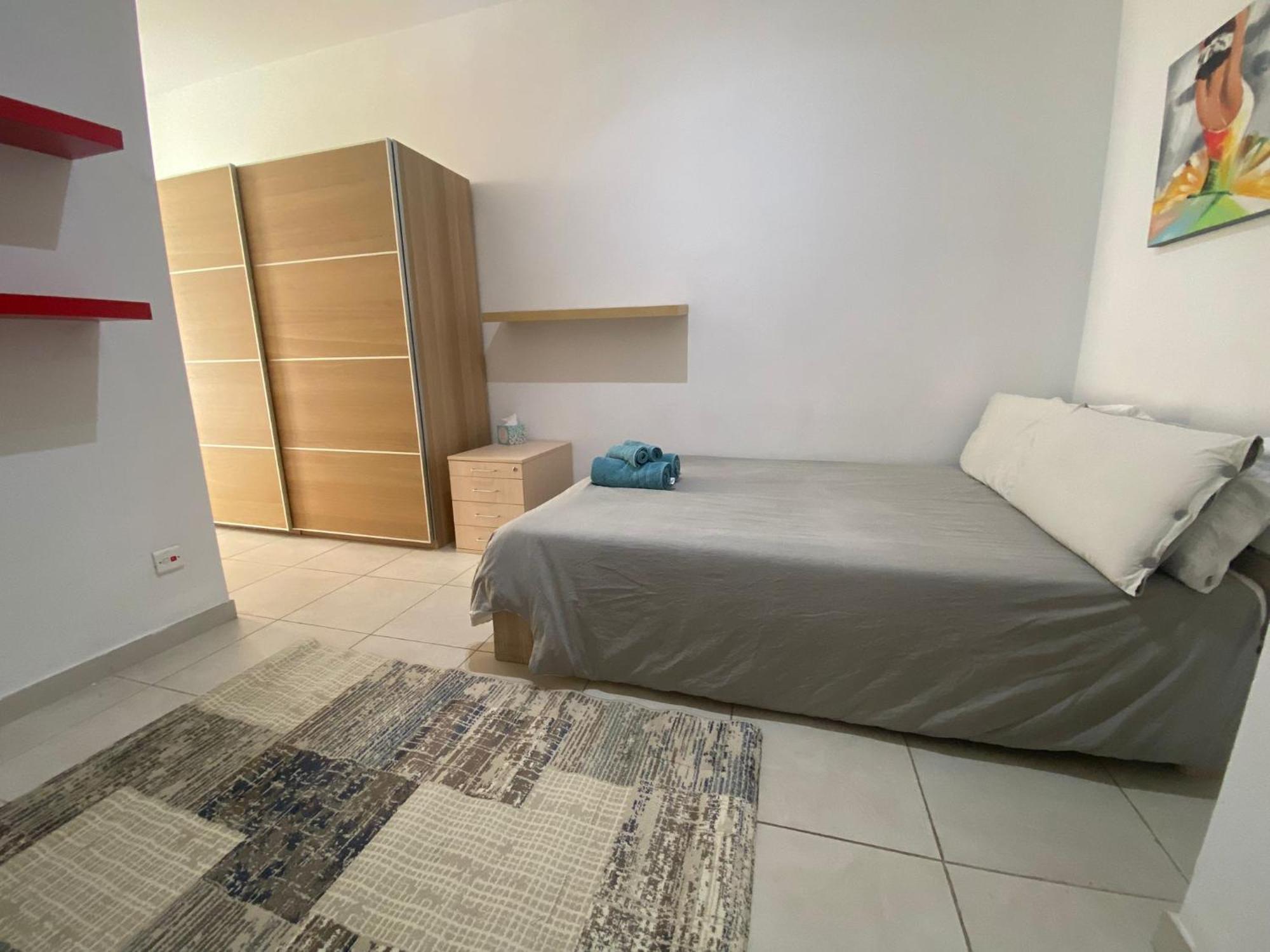 Sliema 2Bed With Backyard Apartment Bagian luar foto